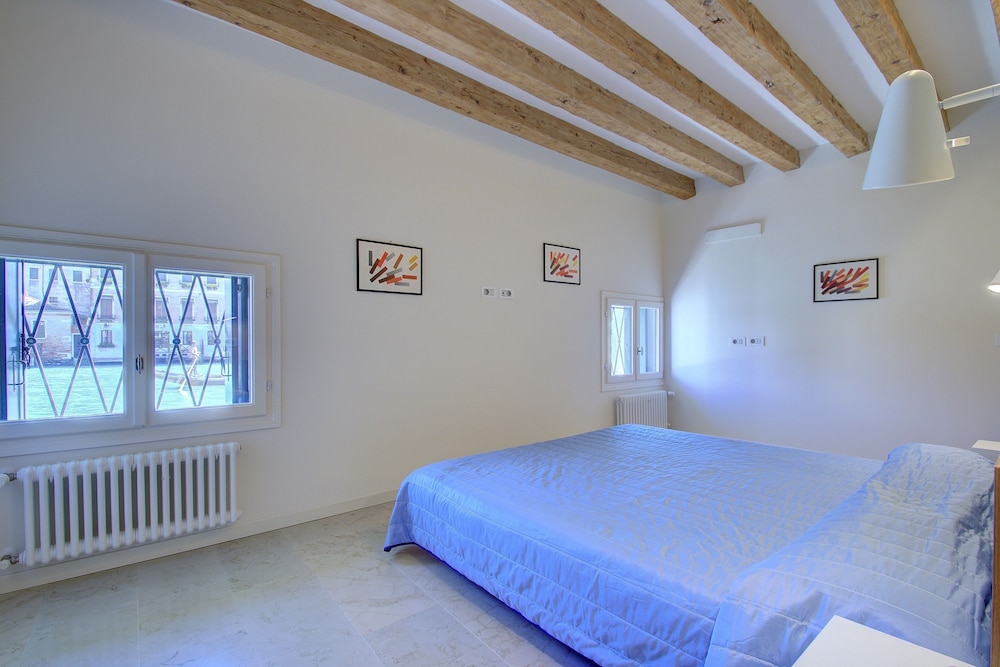 Apartment, 1 Bedroom, Canal View, Ground Floor photo 3