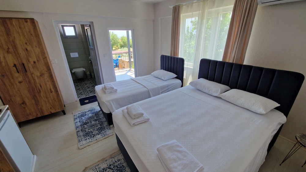 Comfort Triple Room photo 3