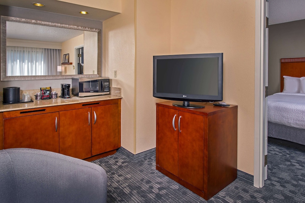 Suite, Multiple Beds photo 3