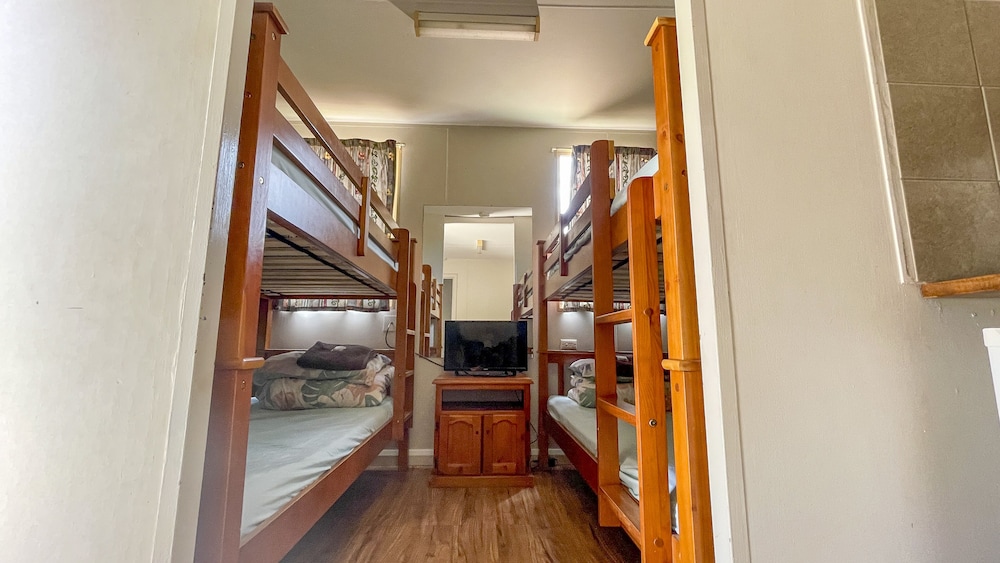 Standard Family Cabin 2 Bedroom – Shared Bathroom (No Bathroom inside Room) photo 3