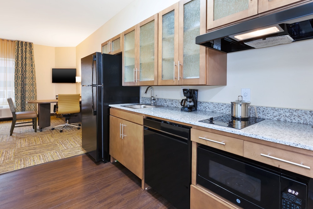 Studio Suite, 1 Queen Bed, Accessible (Mobility, Access Tub) - Photo 1