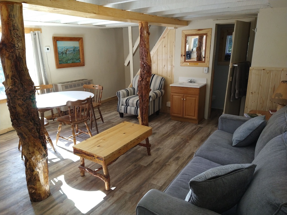 Cabin 3 photo 1