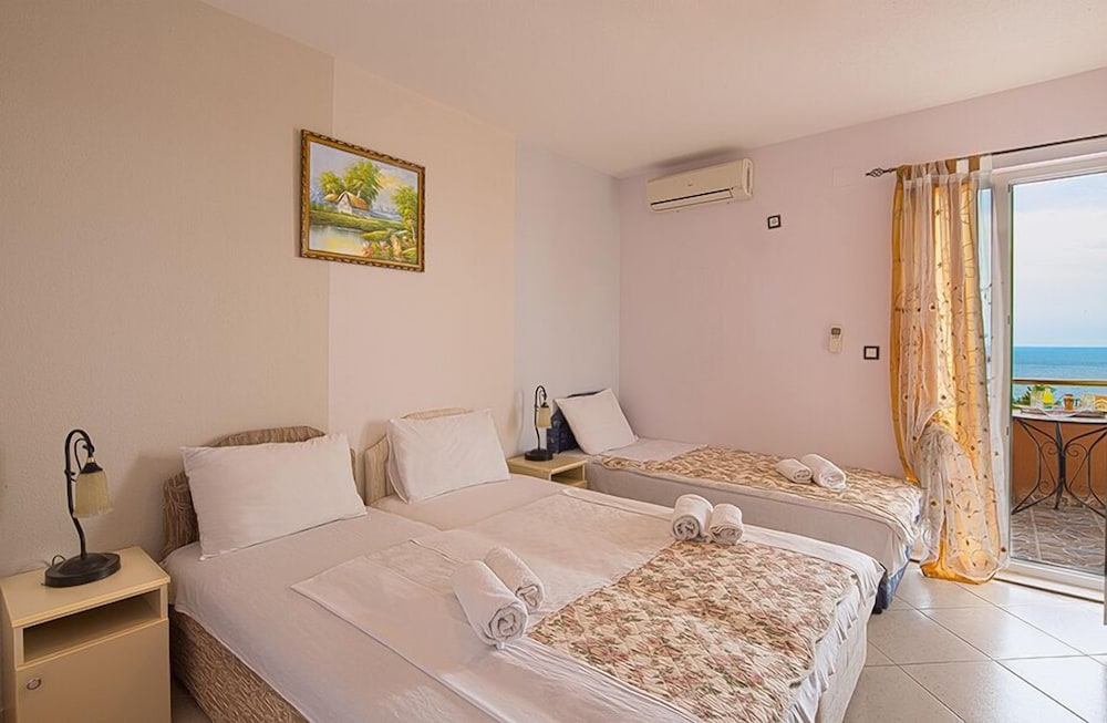 Standard Room photo 2