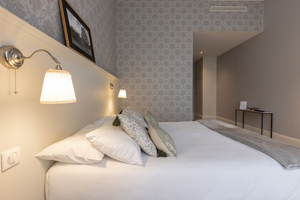Deluxe Studio, Ensuite photo 2