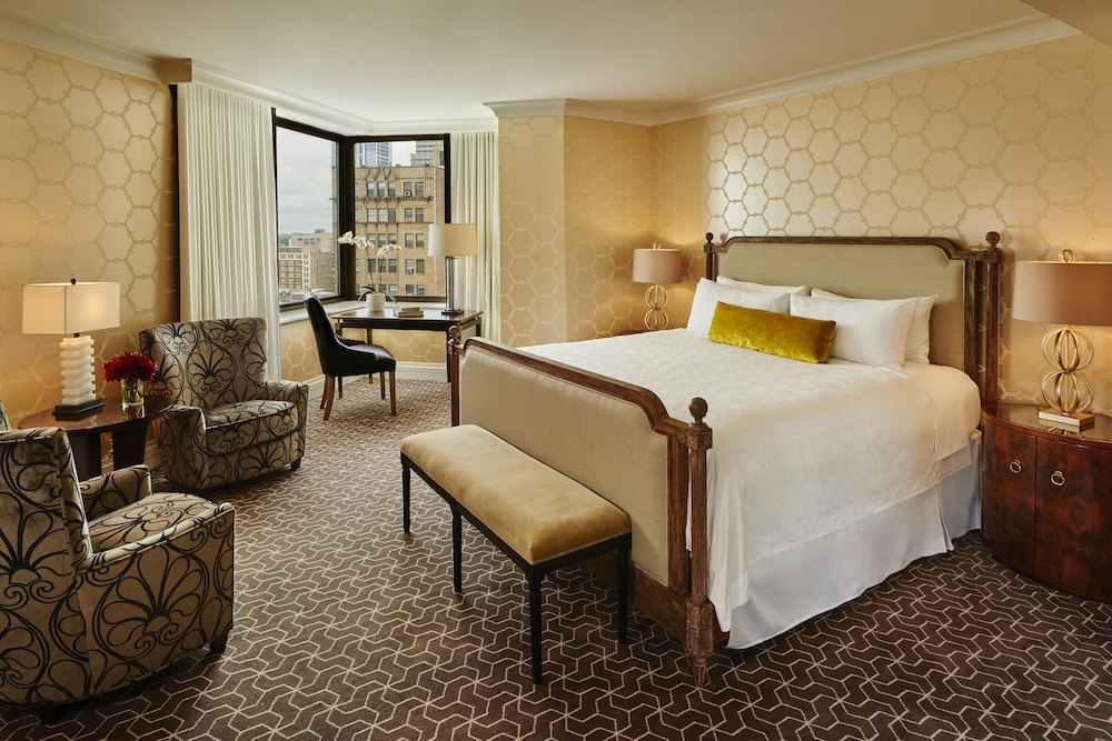 Deluxe Room, 1 Queen Bed, City View