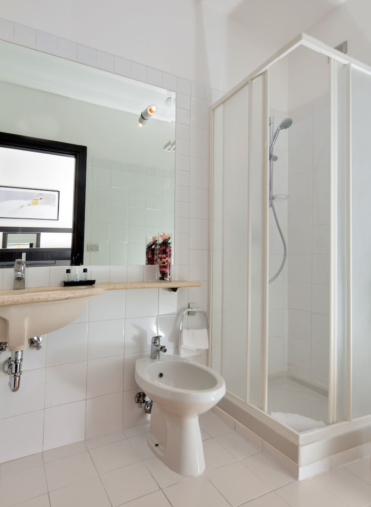 Superior Double Room (With Gym Access) photo 2