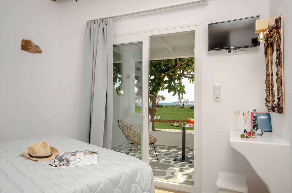 Deluxe Suite, Sea View photo 2