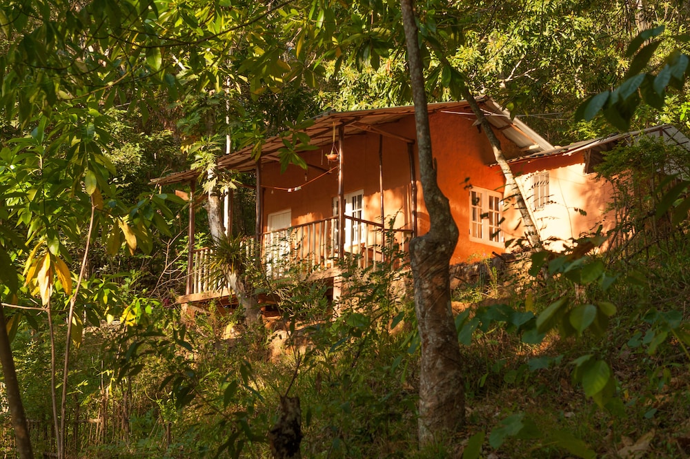 Standard Double Or Twin Room, 1 Bedroom, Partial Lake View photo 1