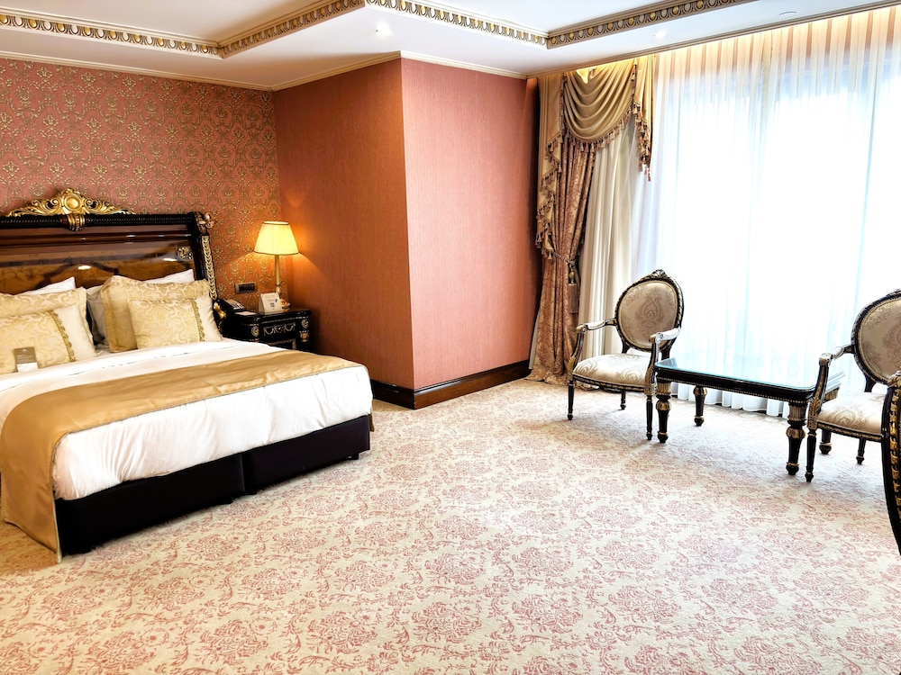 Senior Suite with Jacuzzi