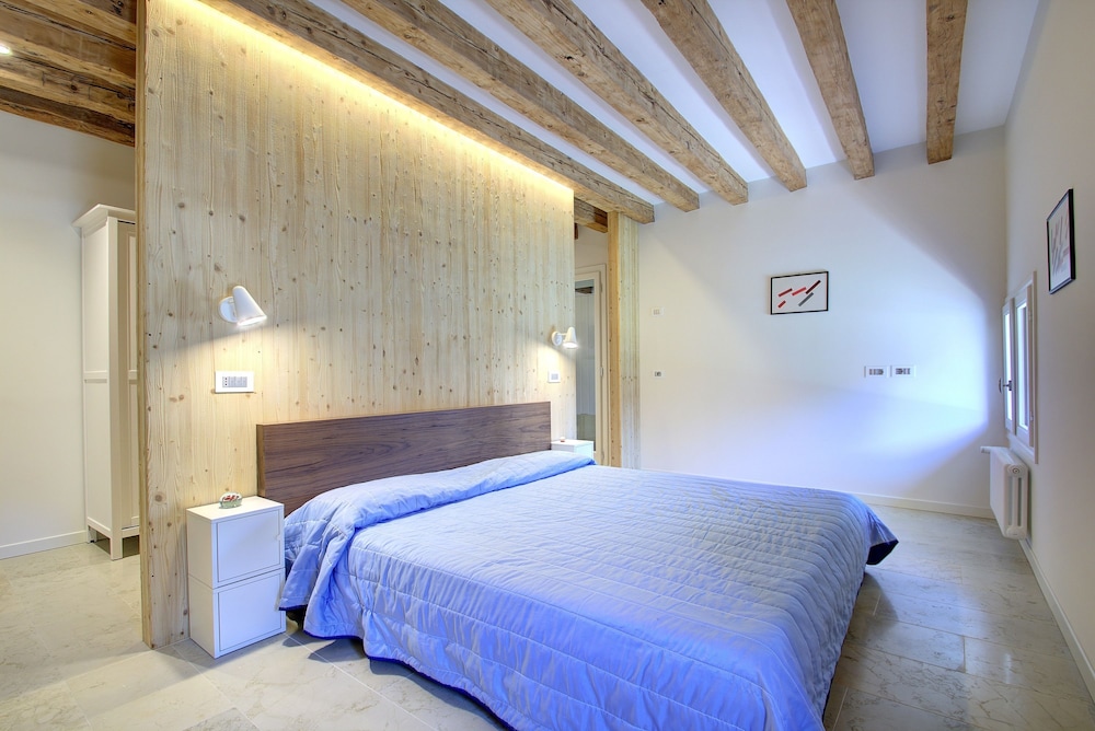 Apartment, 1 Bedroom, Canal View, Ground Floor photo 1