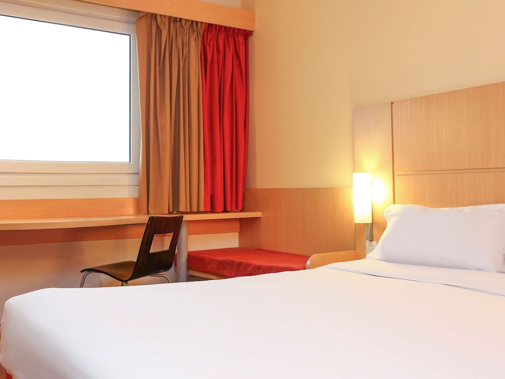 Standard Room, Multiple Beds photo 1
