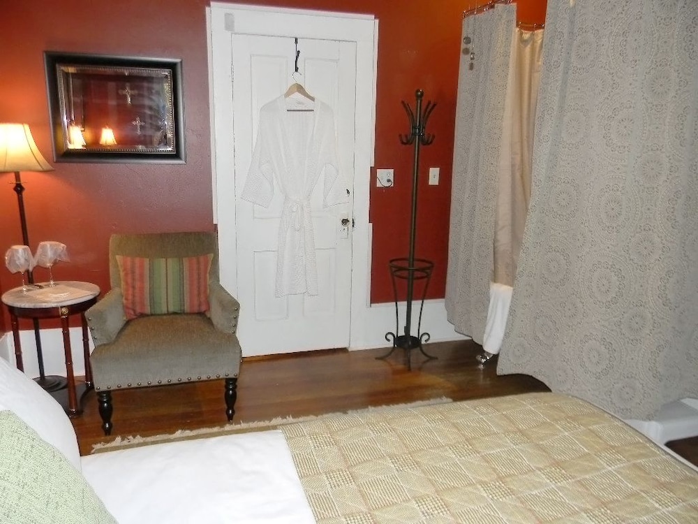 The Parlor Room photo 1