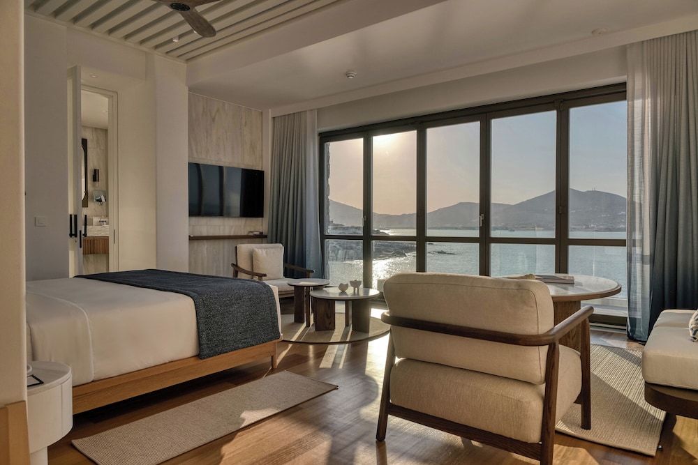 Deluxe Suite, Sea View (200m from the Main Hotel)