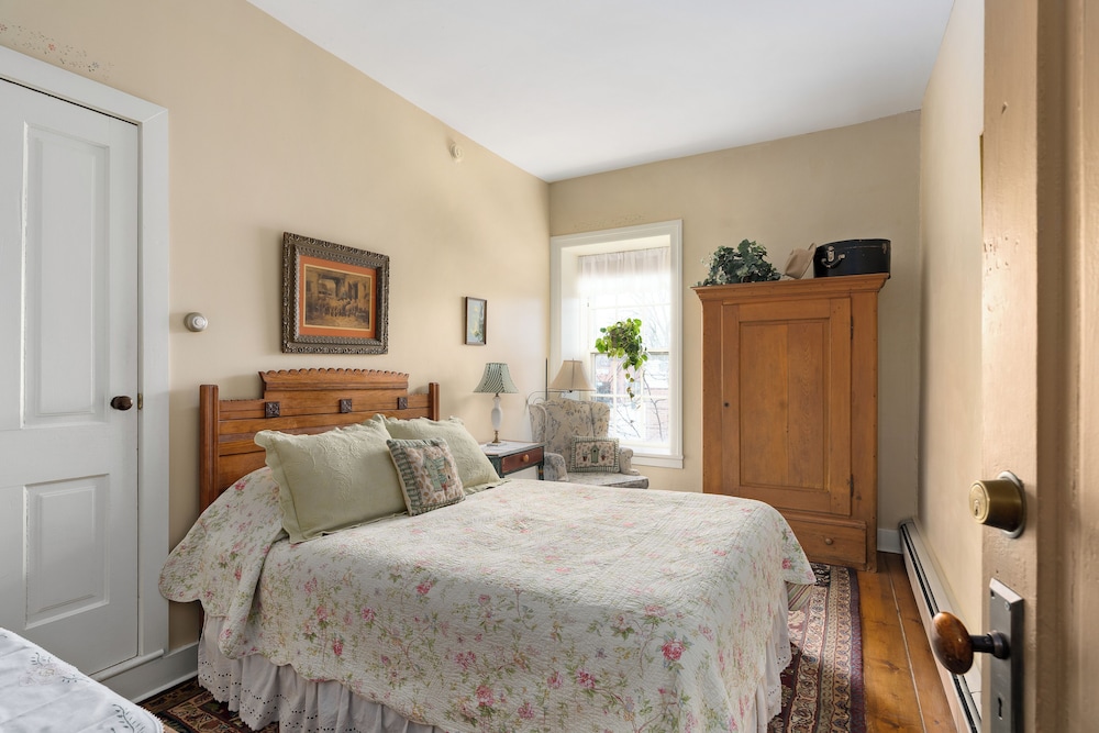 Standard Double Room, Private Bathroom (Room 4) photo 1