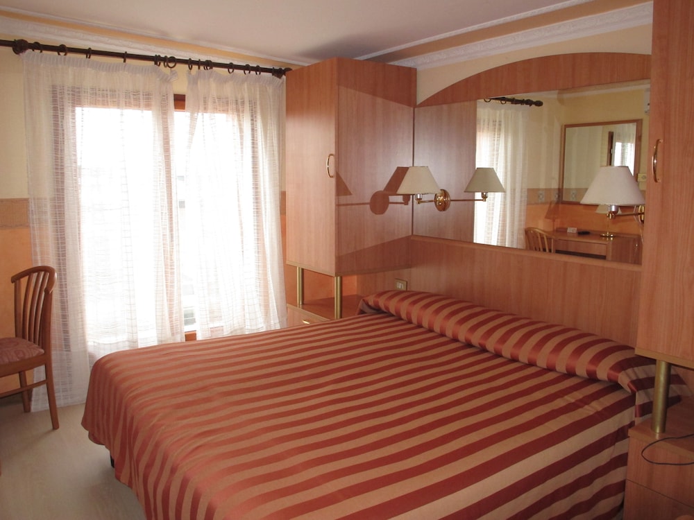 Economy Double Room photo 2