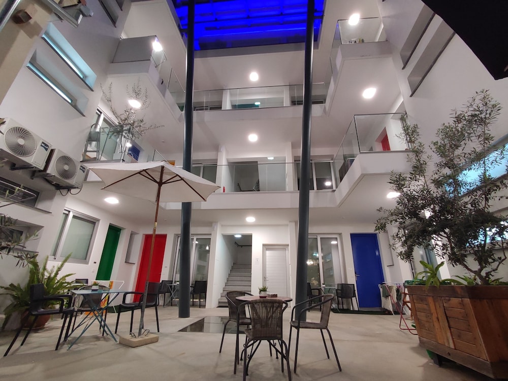 Classic Apartment, Patio photo 2