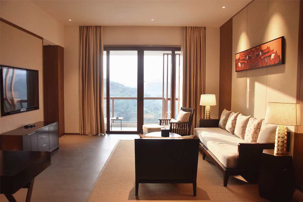 Suite, 1 Bedroom photo 2