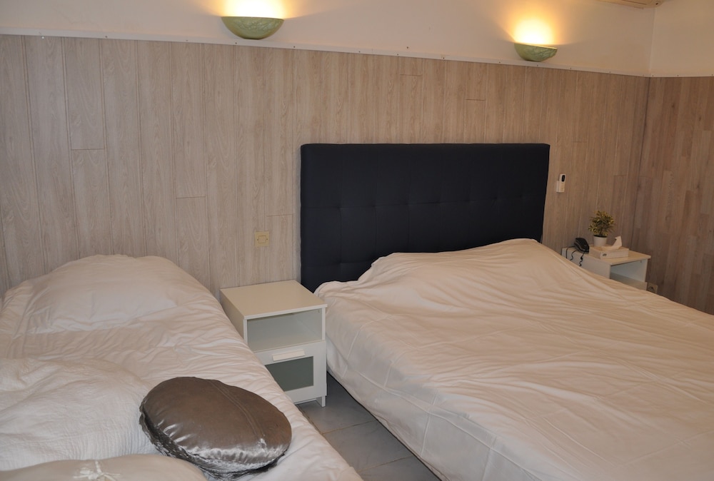 Family Room, Terrace photo 1