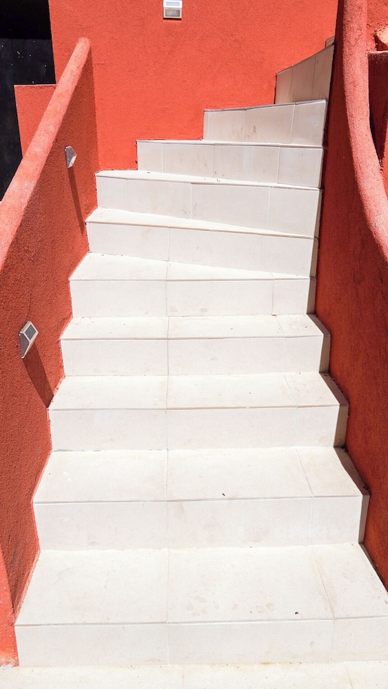 Luxury Apartment, 2 Bedrooms, Courtyard View photo 3