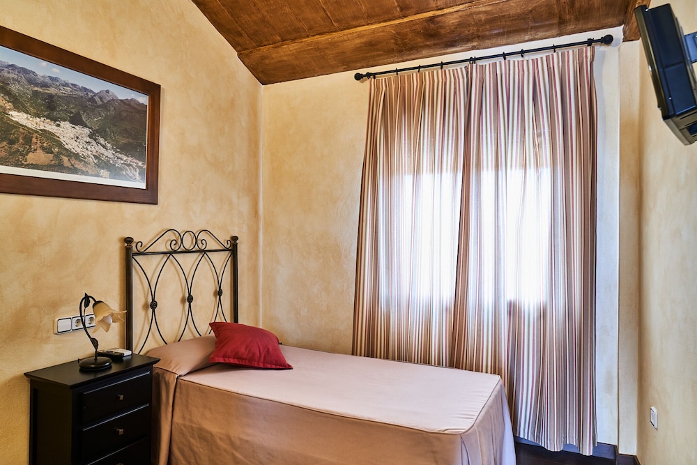 Basic Single Room