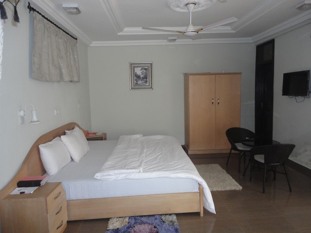 Deluxe Suite photo 3