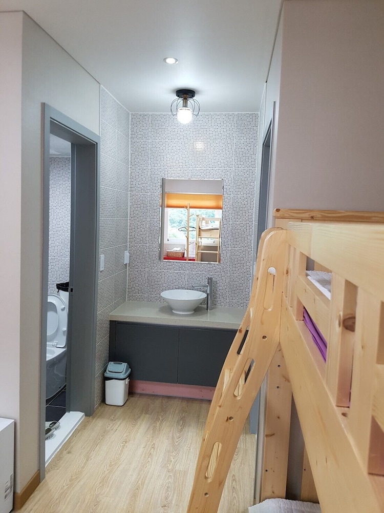 Shared Dormitory, Men only (6 people) photo 3