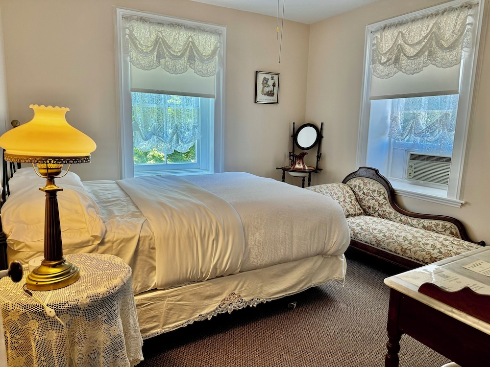 Single Room, 1 Queen Bed, Non Smoking photo 1