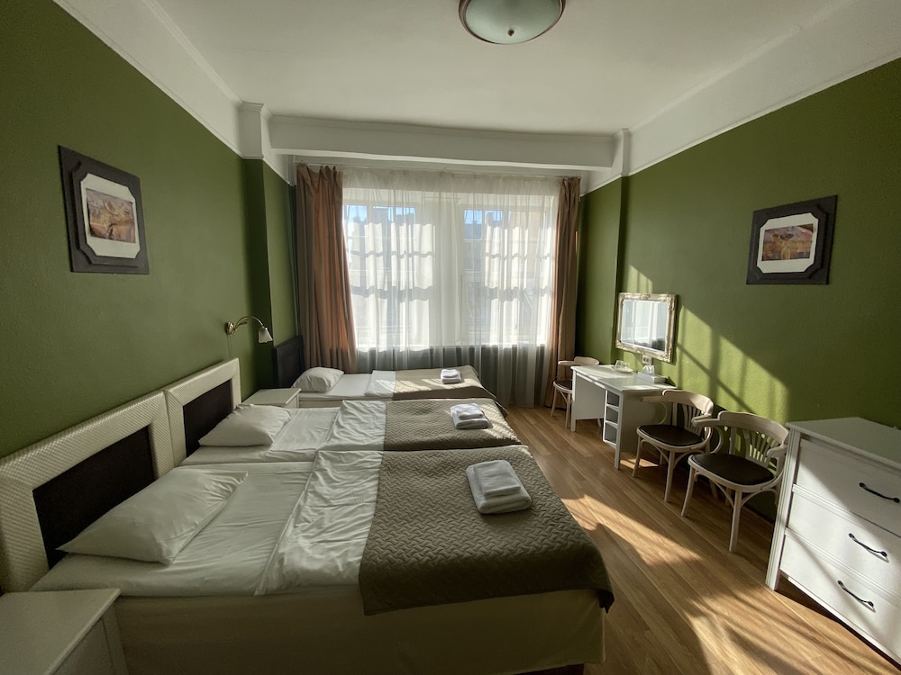 Triple Room, 3 Twin Beds - Photo 8