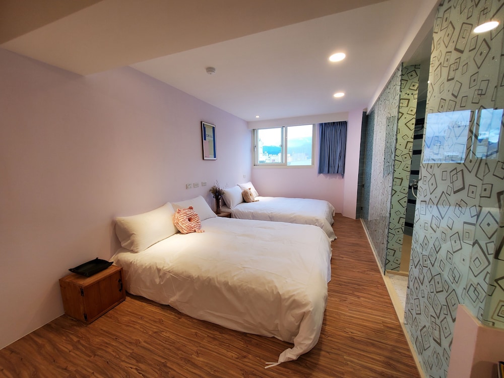 Standard Quadruple Room, Non Smoking - Photo 14