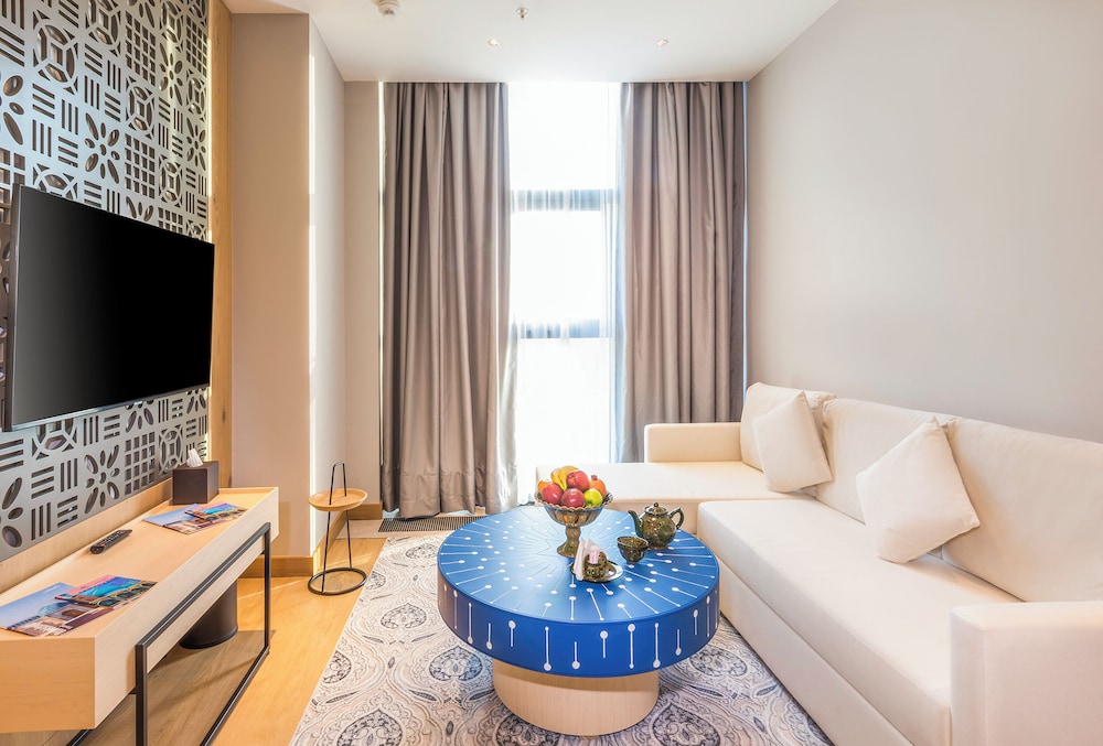 Suite, 1 Bedroom - Photo 3