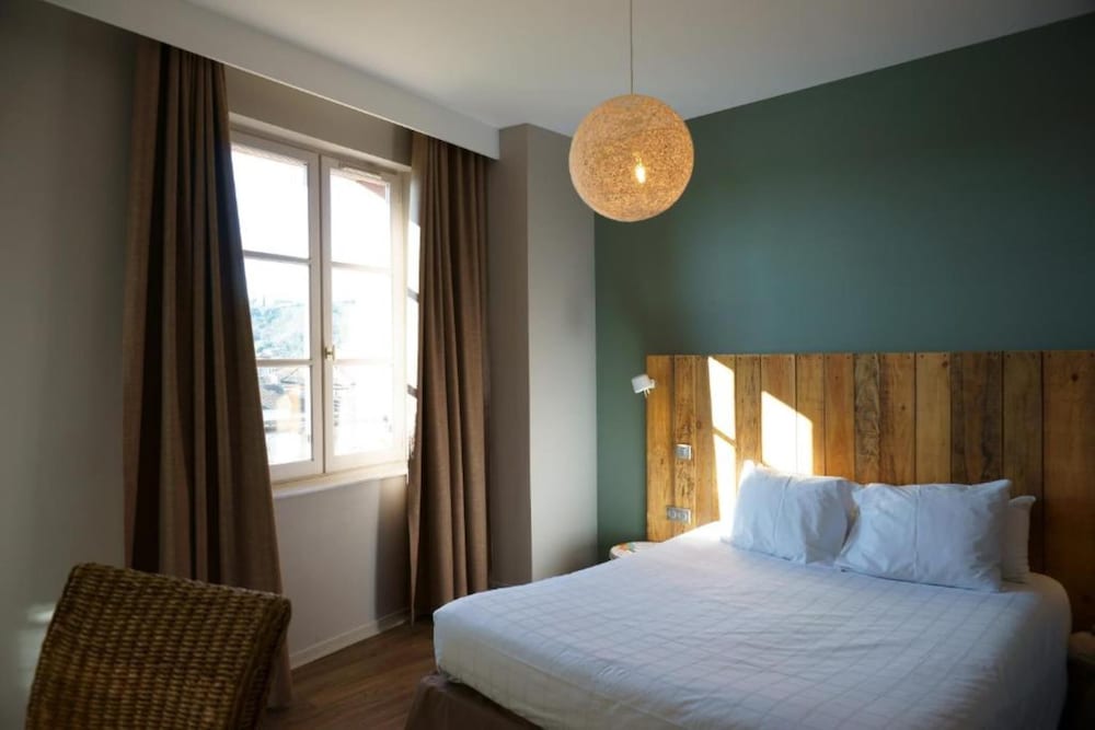 Classic Room, 1 Queen Bed, Non Smoking - Photo 3