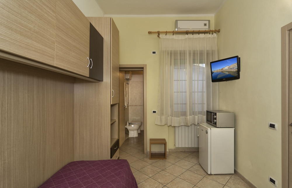 Single Room photo 2