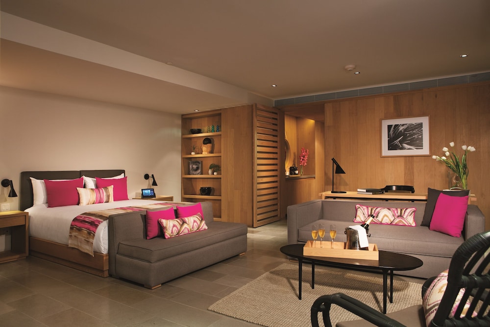 Xhale Club Romance Suite Marina View photo 1