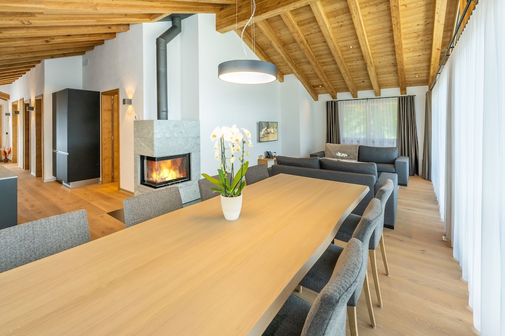 Premium Penthouse, 4 Bedrooms, Fireplace, Mountain View