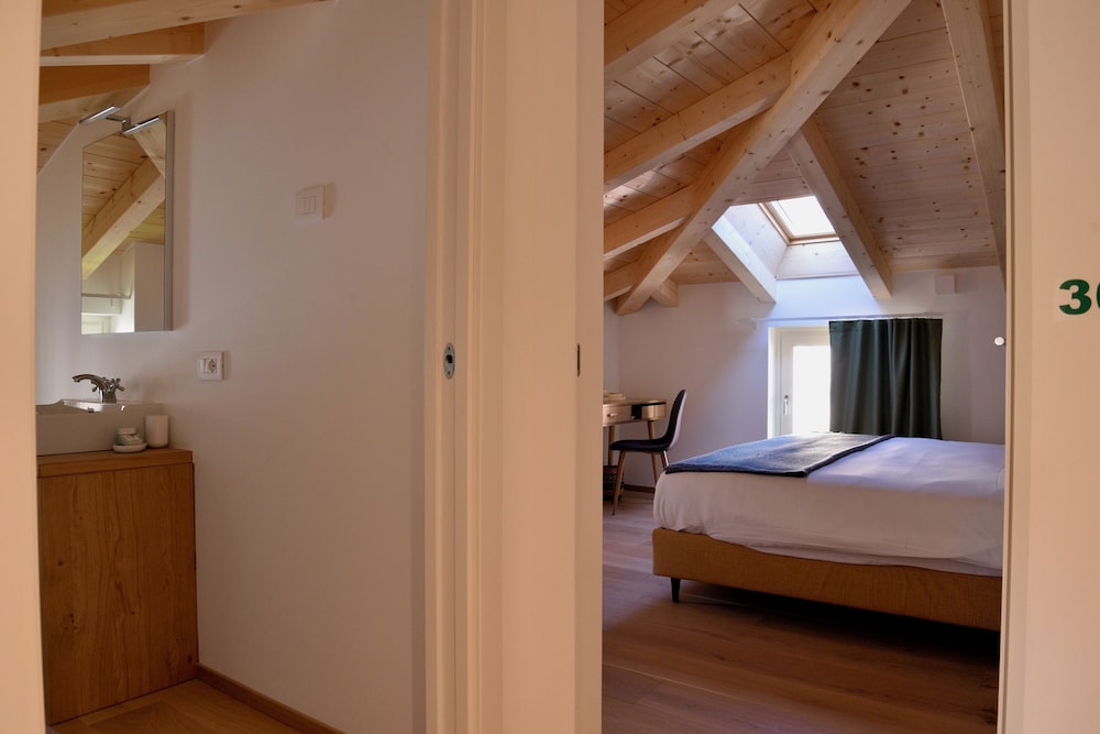 Economy Double or Twin Room, Courtyard View photo 3