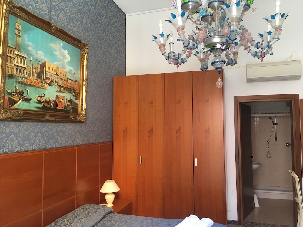 Deluxe Room, Balcony, Canal View photo 3