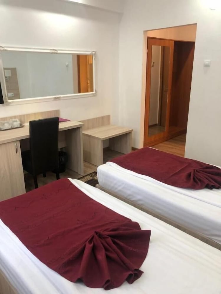 Comfort Twin Room, 2 Twin Beds, City View photo 1