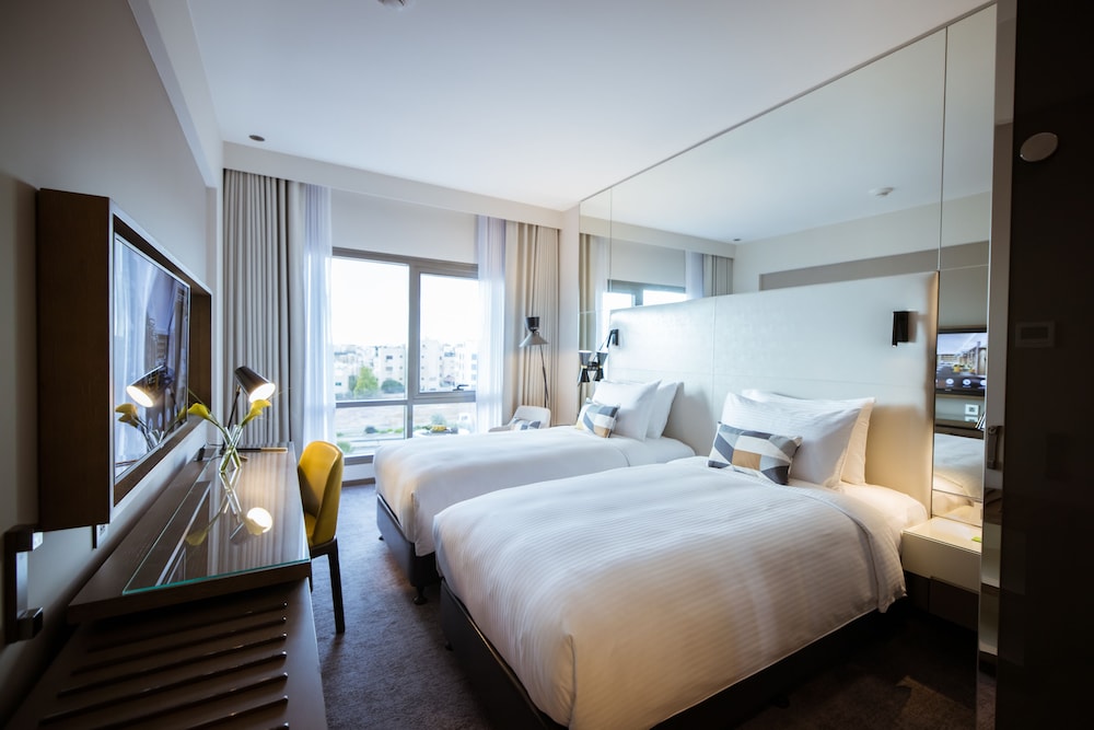 Family Room, Multiple Beds - Photo 4