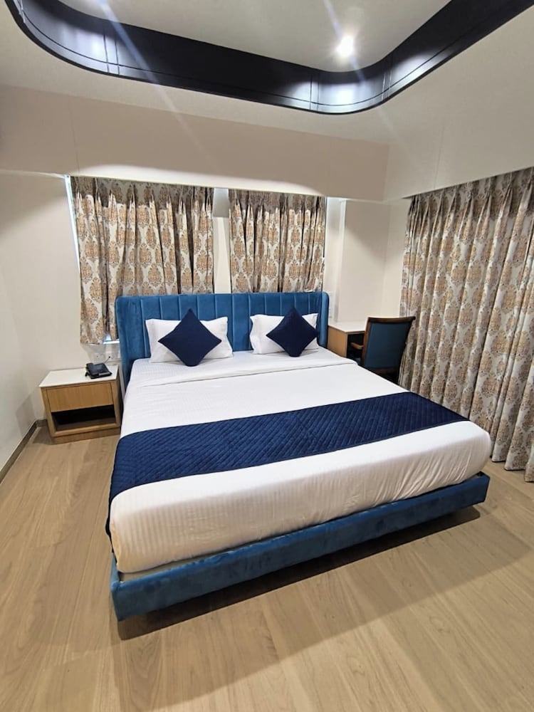 Deluxe Room, City View photo 1