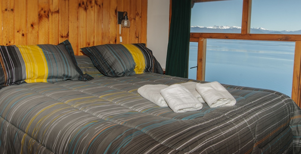 Comfort Duplex, 1 Bedroom, Lake View photo 3