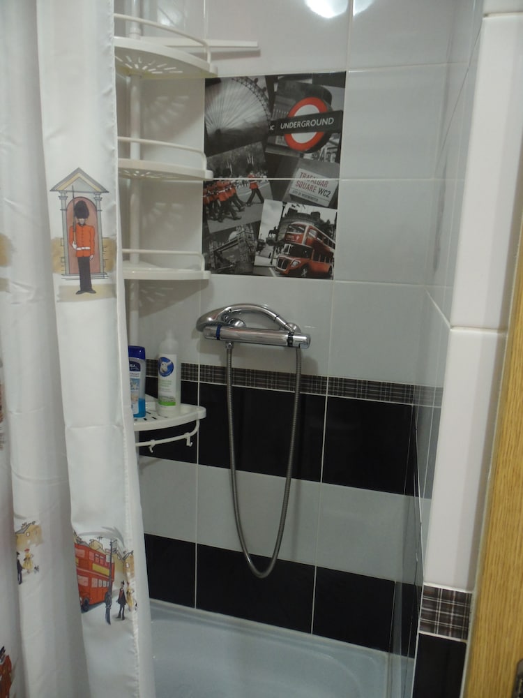 Double Room, Refrigerator & Microwave photo 3