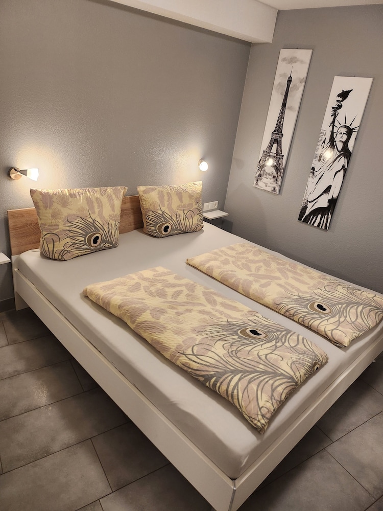 Basic Apartment (4) - Photo 1