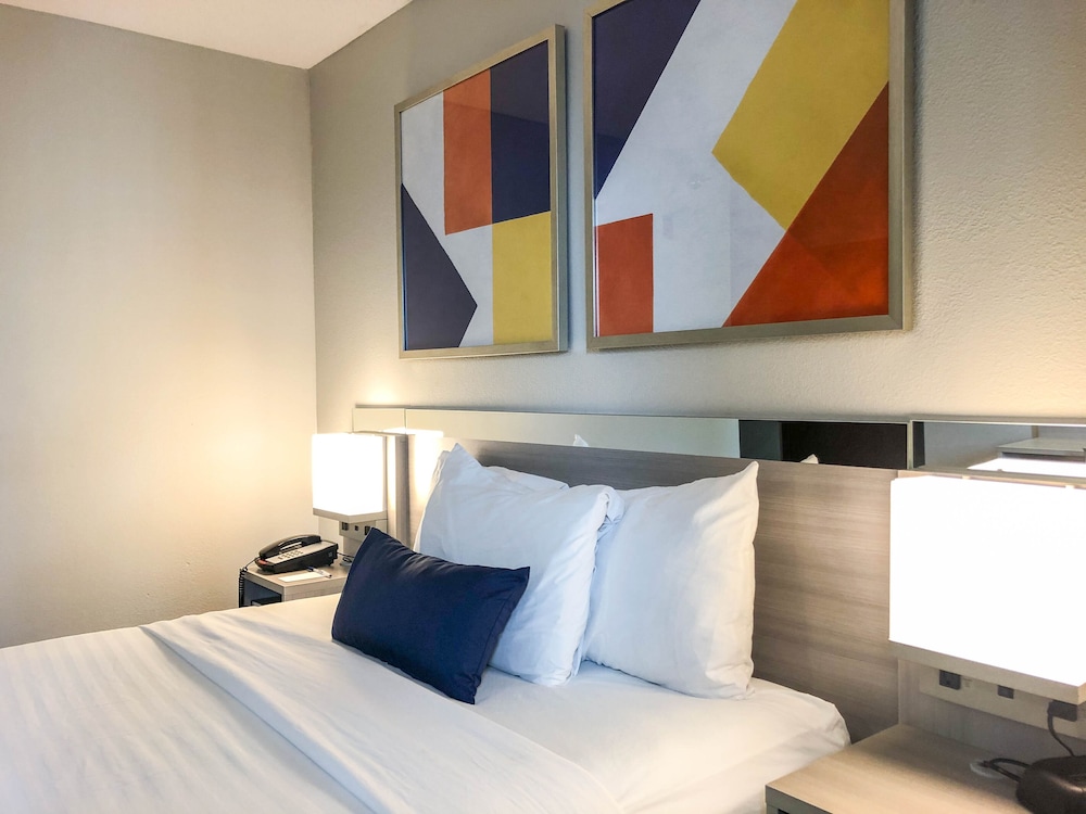 Room, Accessible photo 3