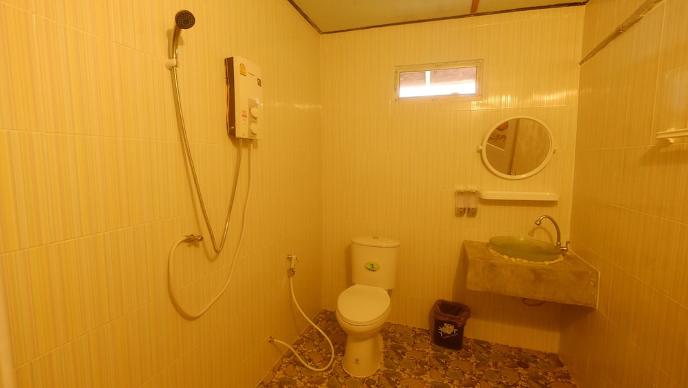 Deluxe Double Room With Air Condition photo 3