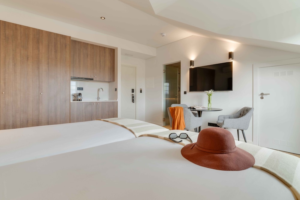 Family Triple Room (Club House) - Photo 3