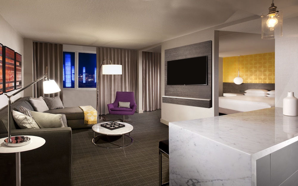 Regency, Suite - Photo 3