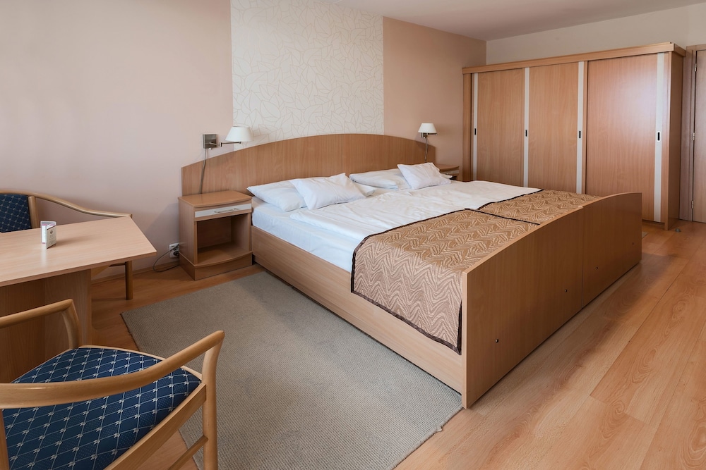 Premium Apartment, 1 Queen Bed with Sofa bed, Non Smoking photo 3