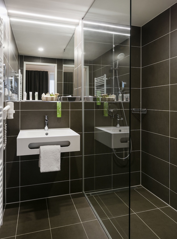 Superior Double Room Single Use photo 3
