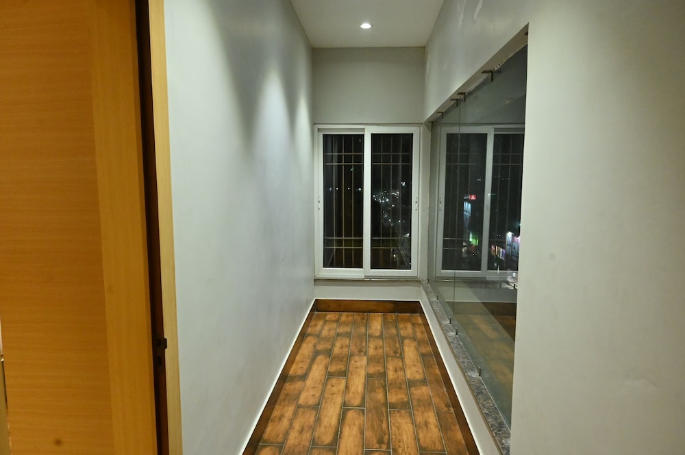 Studio Suite, Balcony, City View photo 2
