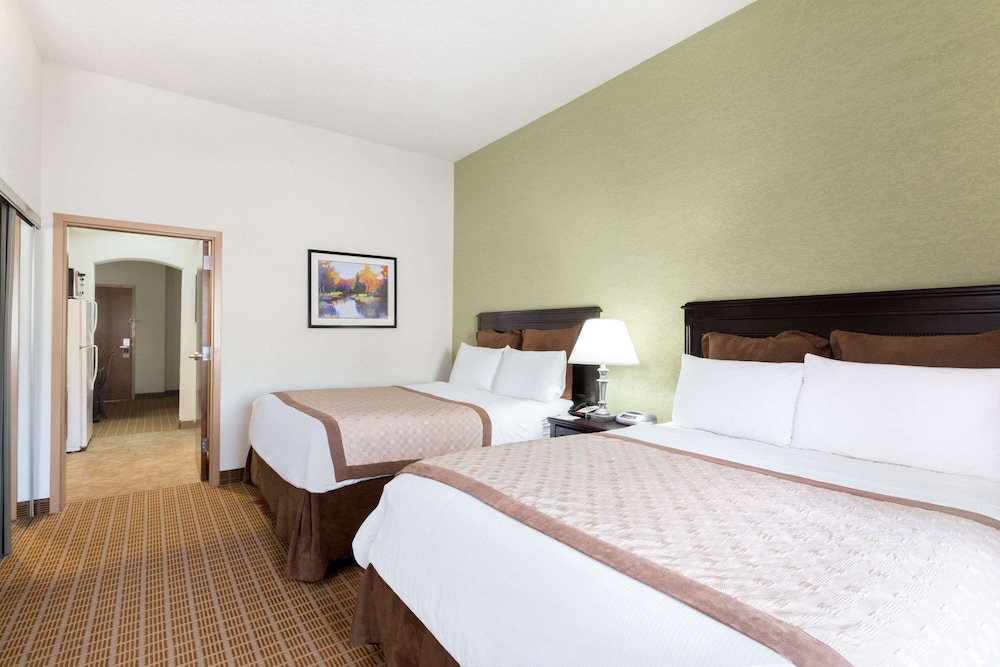Suite, 1 Bedroom, Accessible, Non Smoking (2Queen Beds, Mobility, Walk-In Shower) - Photo 1
